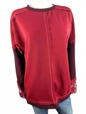 Beautiful Women’s Top Size M
